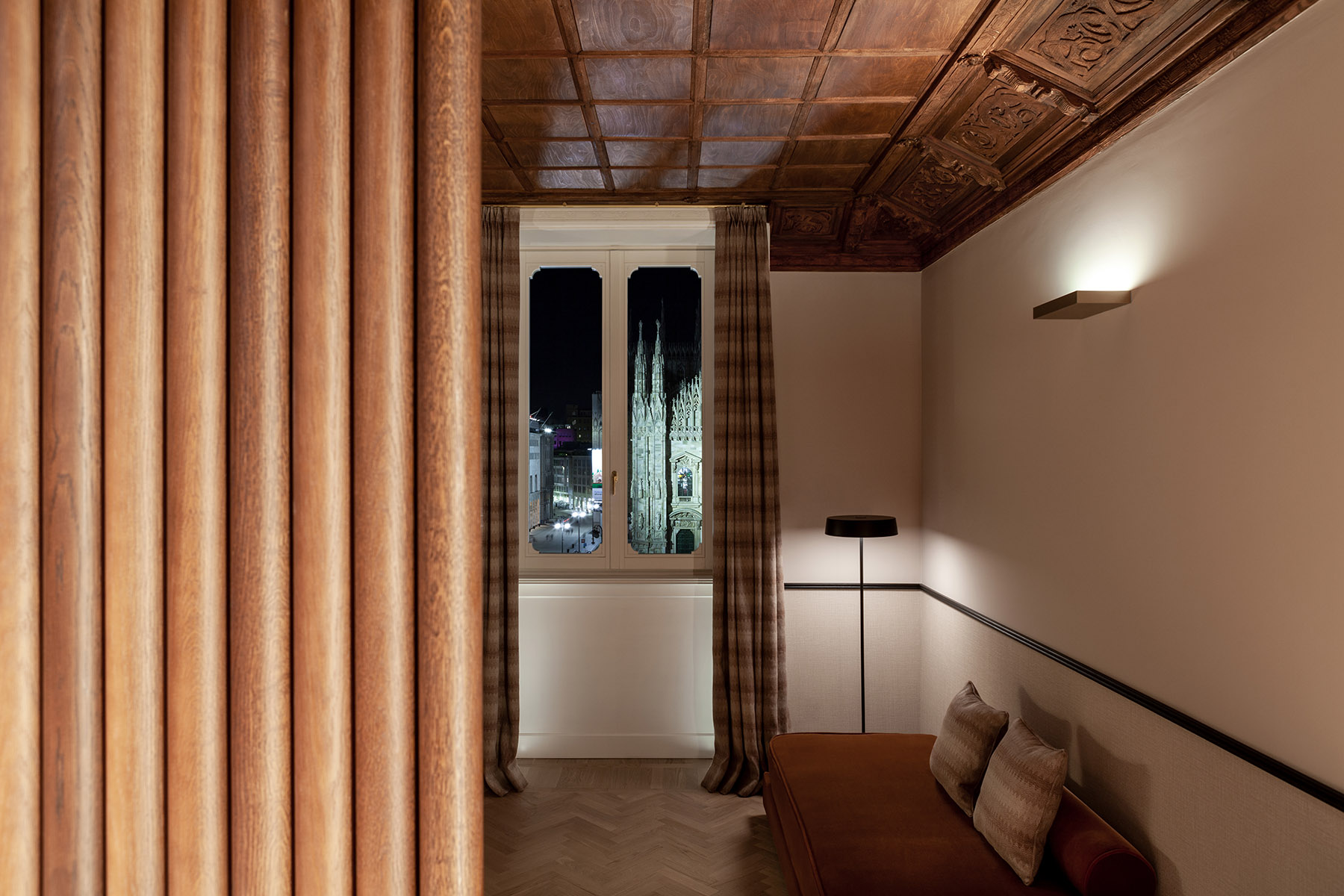 Dettaglio camere con finestra vista duomo da Amabilia Milano
